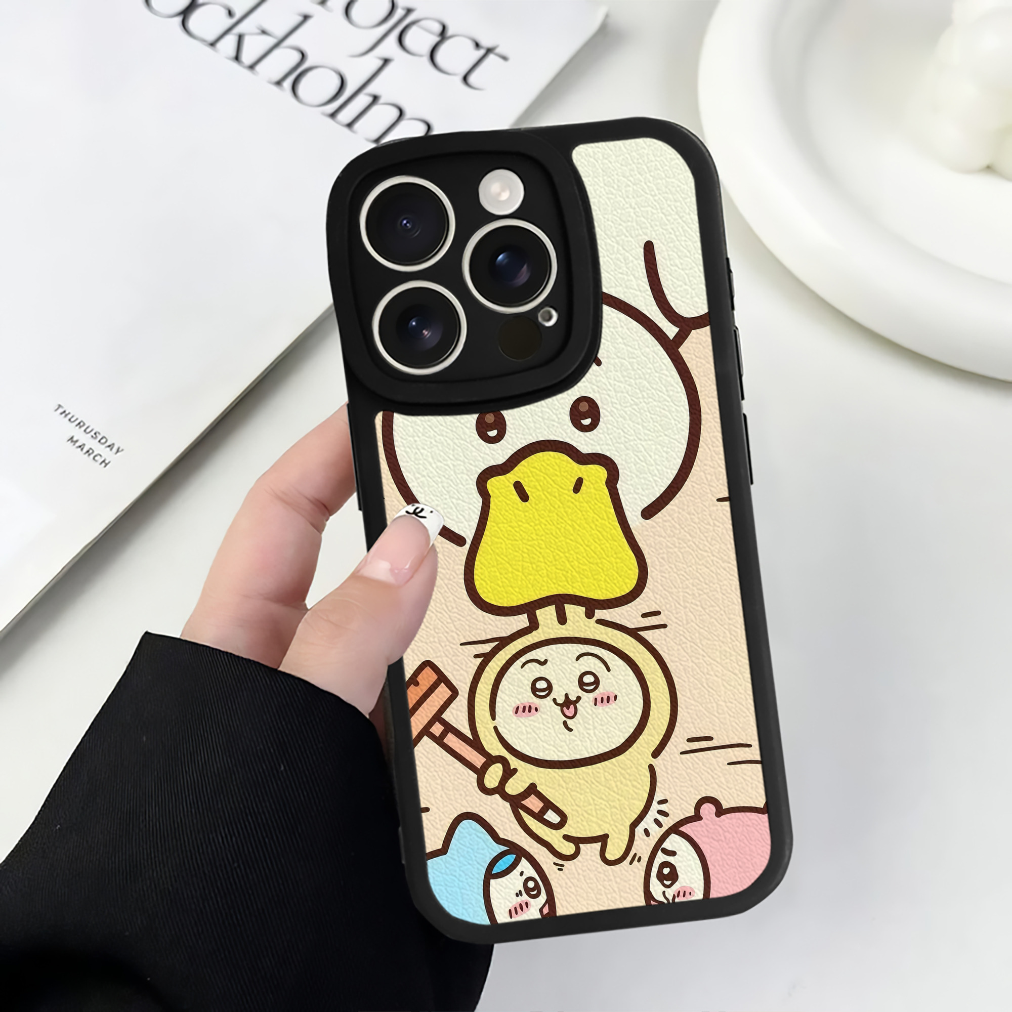 （画像用） ちいかわ Chii-kawa 【iPhone 16シリーズ対応】シリコンスマホケース（レザー調） 材質：シリコン